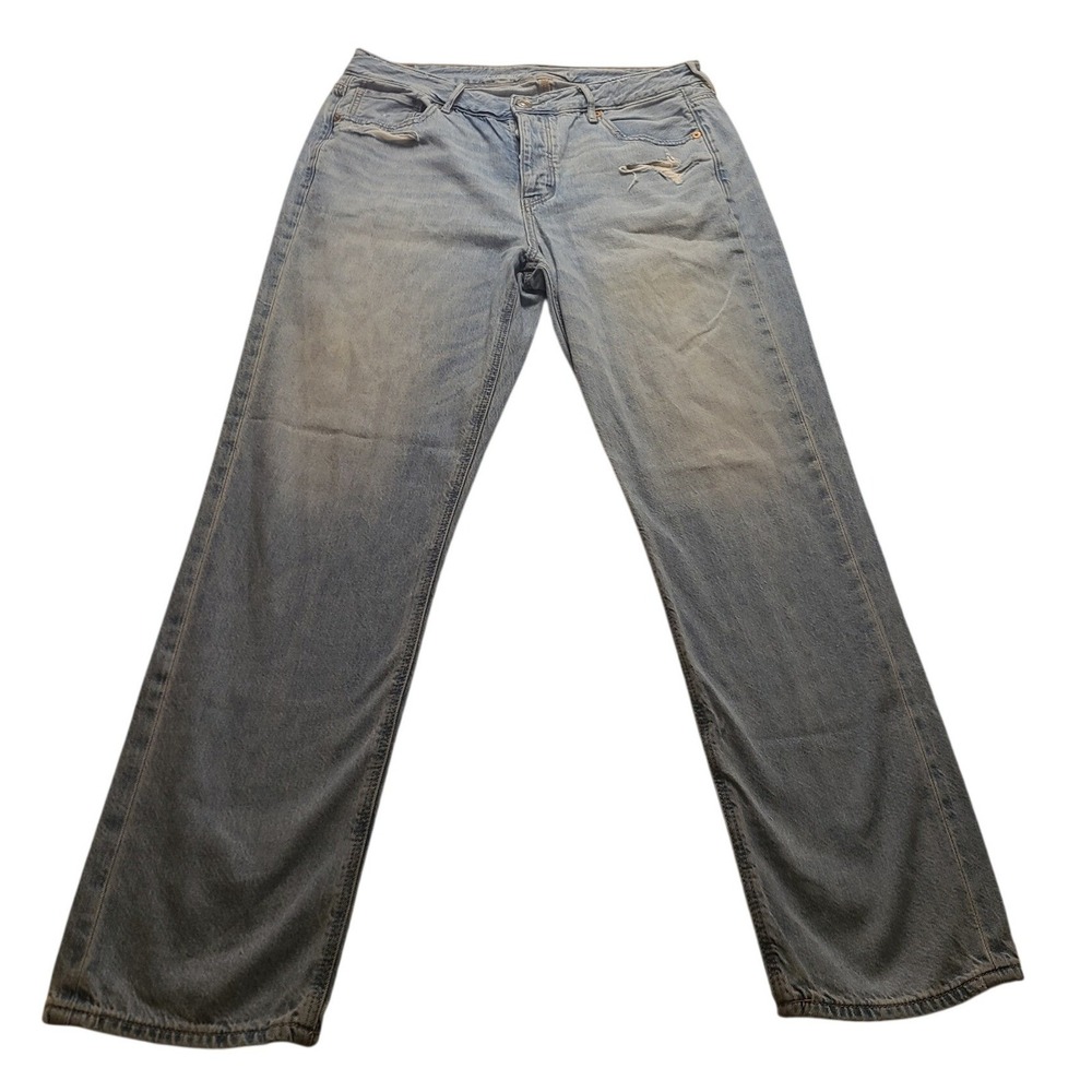 American Eagle Tomgirl Distressed Light Wash Real Good Jeans Blue Women's 12